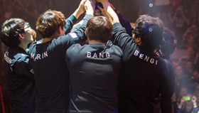 运动竞技巅峰：T1战队比赛直播引领电竞爱好者见证完美团队协作